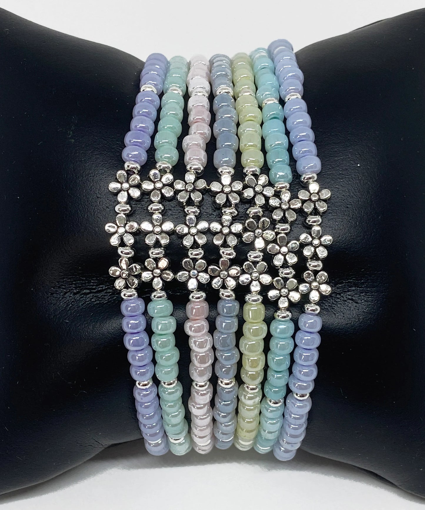 Mini Silver Daisy Glass Beaded Bracelet in Pastel Colors