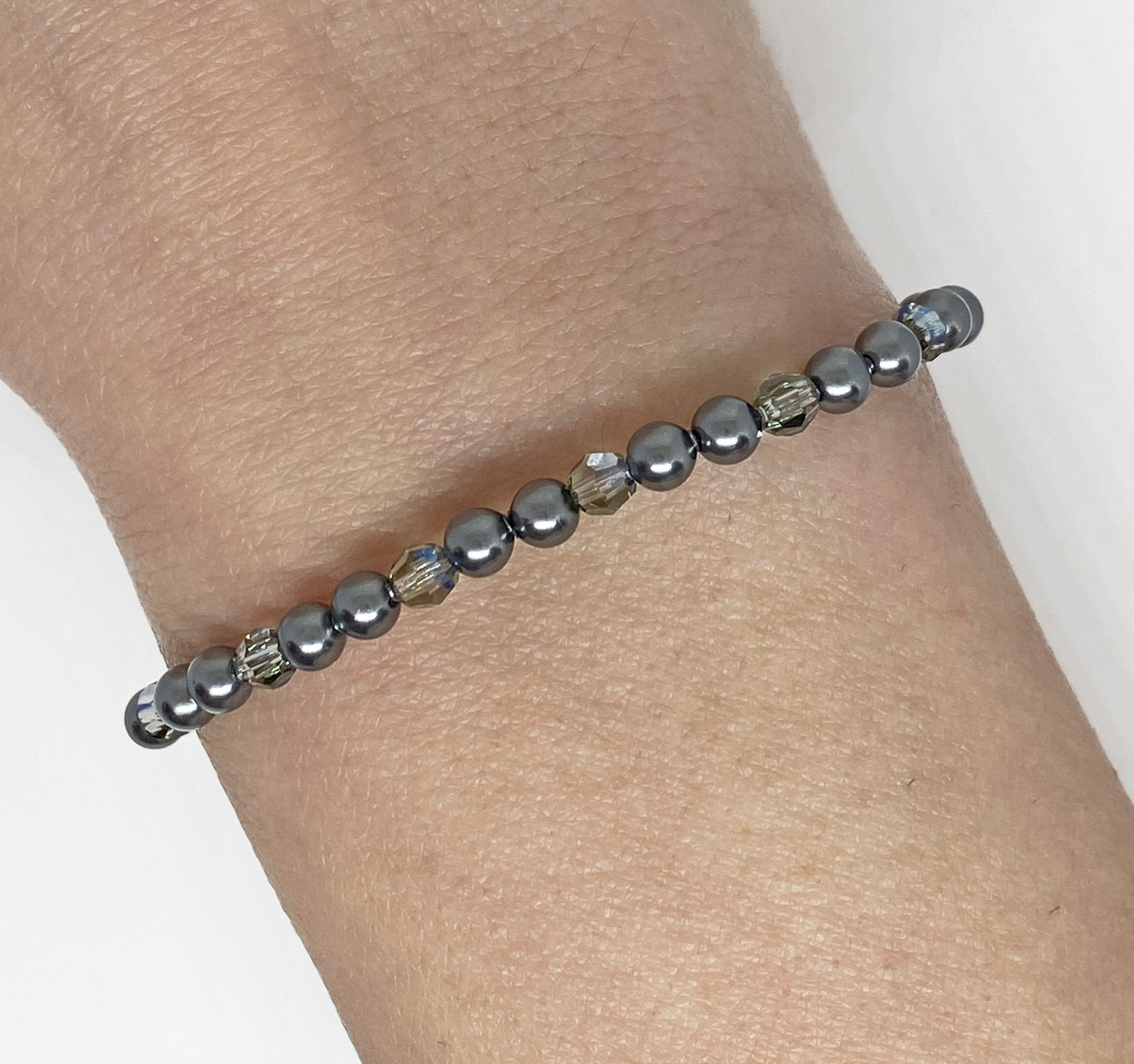 Swarovski Crystal and Pearl Holiday Accent Bracelet in Dark Gray Diamond