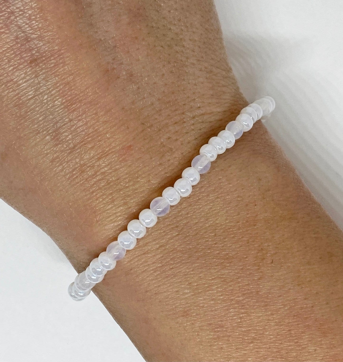 Glass Bead Bracelet in White Opal Lustre Pearl